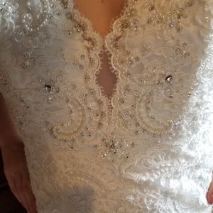 Elegant White Lace Wedding Dress